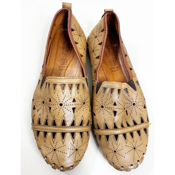 Spring Step Sz 38 7.5 Fusaro Geo Perforated Leather Flexible Loafer Moccasin EUC - Picture 1 of 4